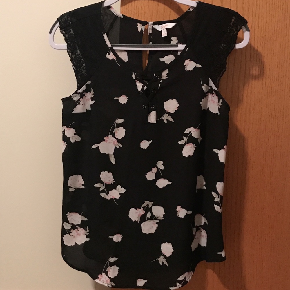 Short sleeve top